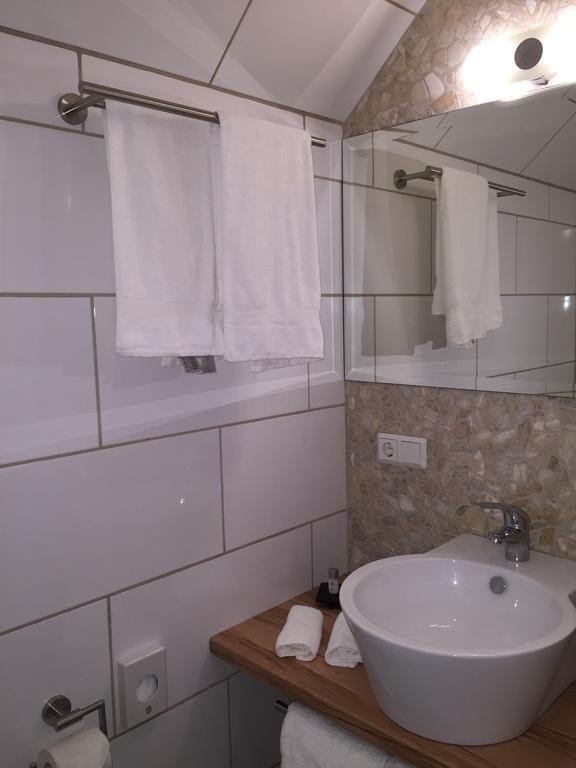 Hotel Achilles Kirkel Luaran gambar