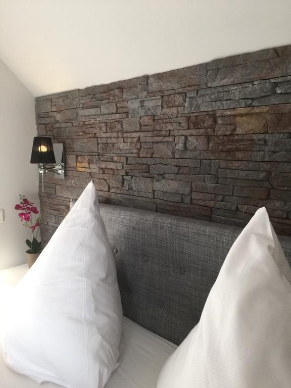 Hotel Achilles Kirkel Luaran gambar