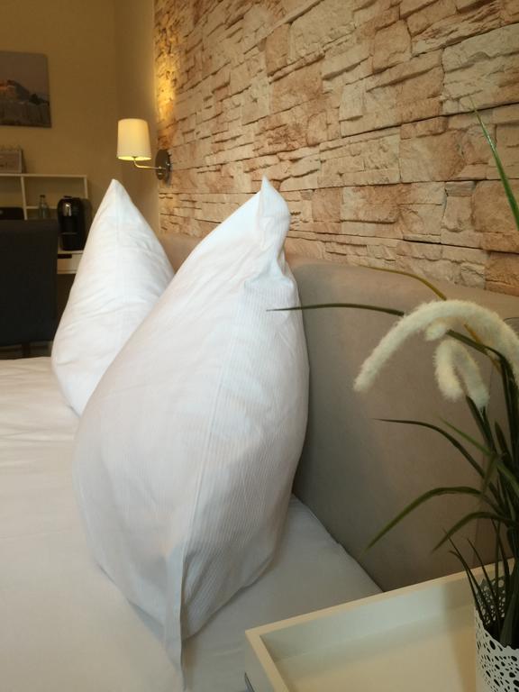 Hotel Achilles Kirkel Luaran gambar